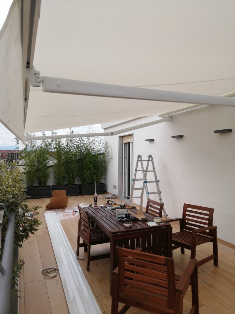 tenda da sole a bracci motorizzata Torino